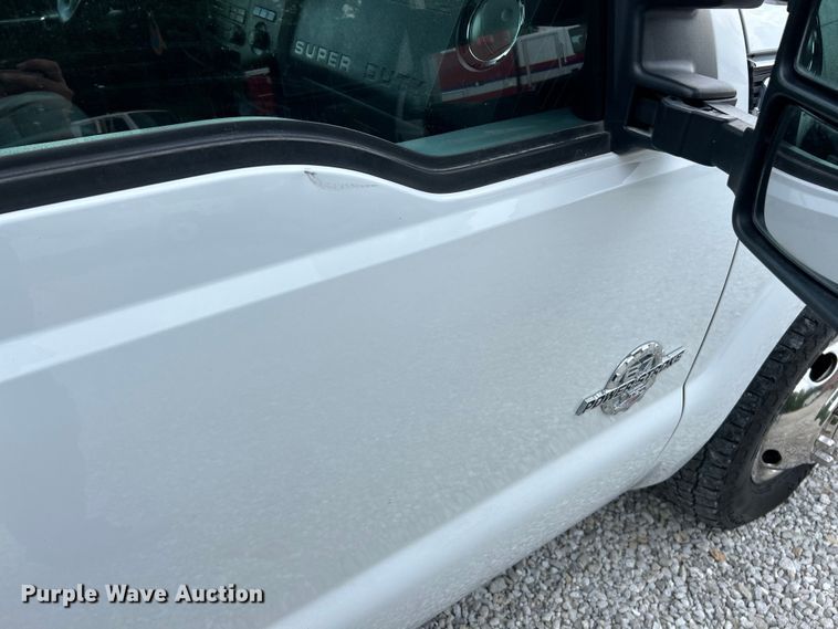 image for item EK4692 2011 Ford F350 Super Duty XLT flatbed pickup truck