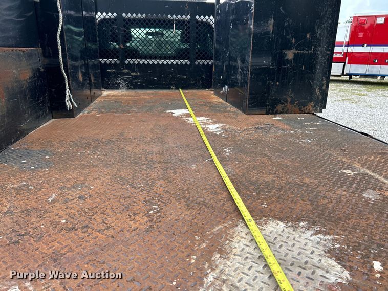 image for item EK4692 2011 Ford F350 Super Duty XLT flatbed pickup truck