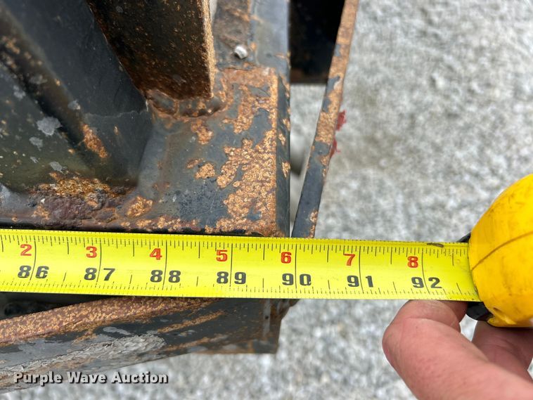 image for item EK4692 2011 Ford F350 Super Duty XLT flatbed pickup truck