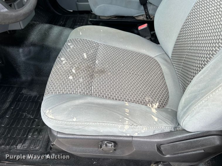 image for item EK4692 2011 Ford F350 Super Duty XLT flatbed pickup truck