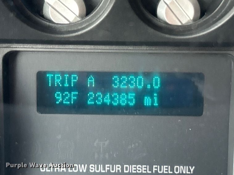 image for item EK4692 2011 Ford F350 Super Duty XLT flatbed pickup truck