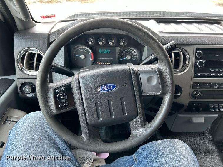 image for item EK4692 2011 Ford F350 Super Duty XLT flatbed pickup truck