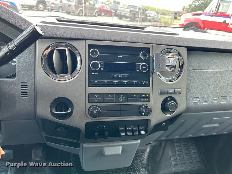 image for item EK4692 2011 Ford F350 Super Duty XLT flatbed pickup truck