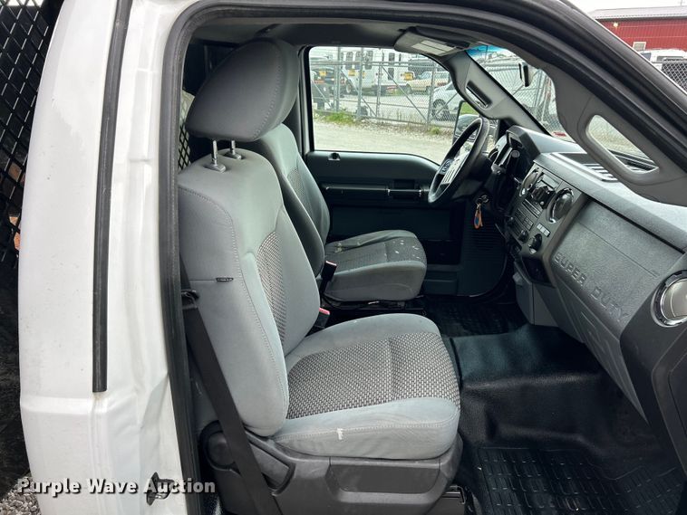 image for item EK4692 2011 Ford F350 Super Duty XLT flatbed pickup truck