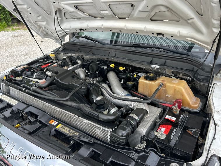 image for item EK4692 2011 Ford F350 Super Duty XLT flatbed pickup truck