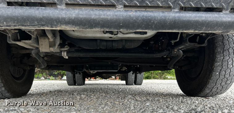 image for item EK4692 2011 Ford F350 Super Duty XLT flatbed pickup truck