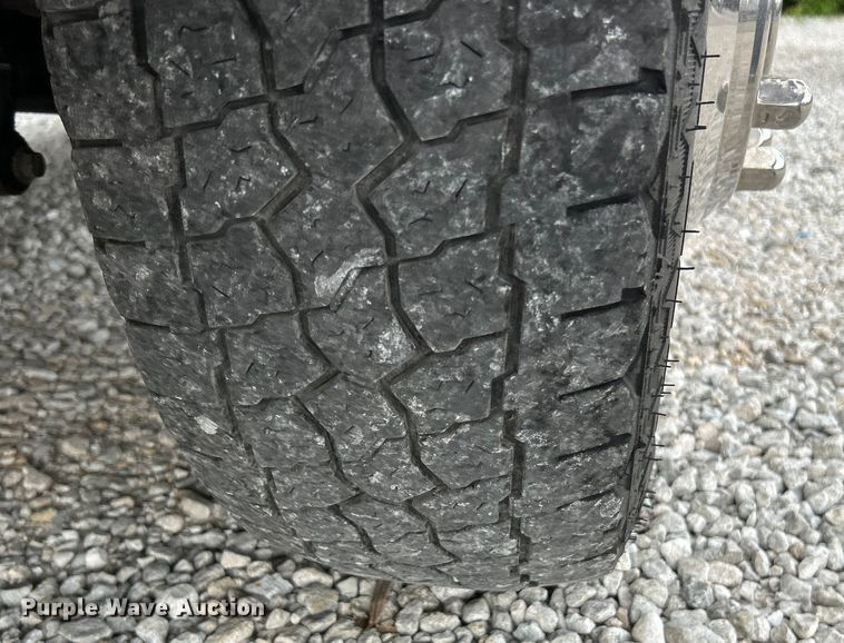 image for item EK4692 2011 Ford F350 Super Duty XLT flatbed pickup truck