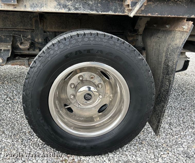 image for item EK4692 2011 Ford F350 Super Duty XLT flatbed pickup truck