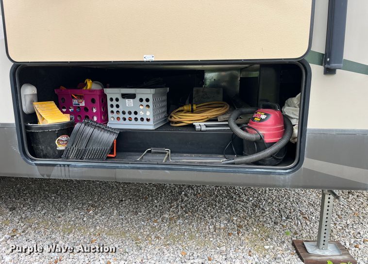 image for item EK8520 2011 Evergreen EL30RLS-5 camper