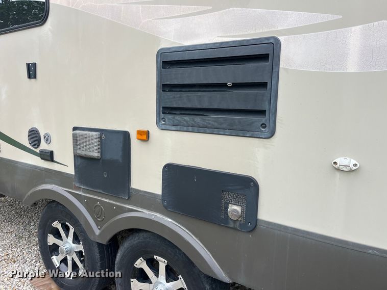 image for item EK8520 2011 Evergreen EL30RLS-5 camper