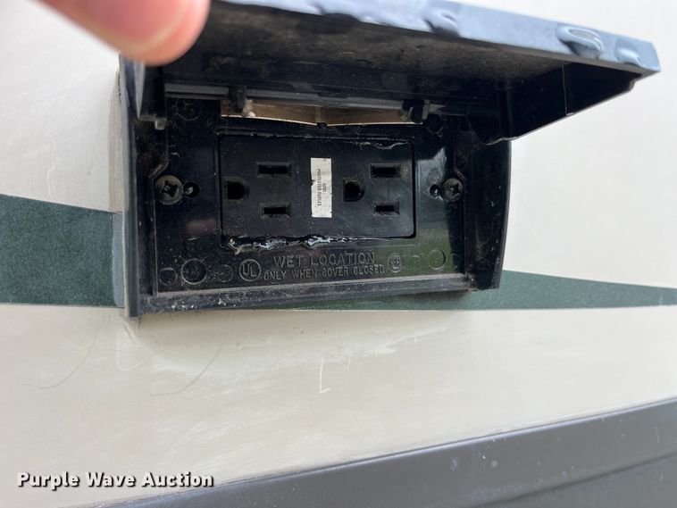 image for item EK8520 2011 Evergreen EL30RLS-5 camper