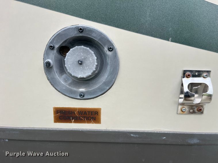 image for item EK8520 2011 Evergreen EL30RLS-5 camper