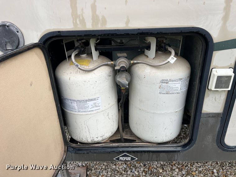 image for item EK8520 2011 Evergreen EL30RLS-5 camper