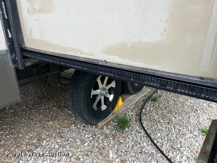 image for item EK8520 2011 Evergreen EL30RLS-5 camper