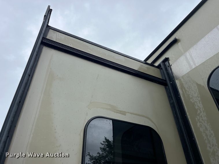 image for item EK8520 2011 Evergreen EL30RLS-5 camper