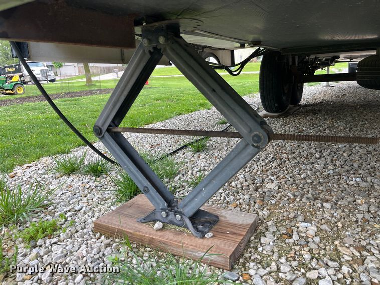 image for item EK8520 2011 Evergreen EL30RLS-5 camper