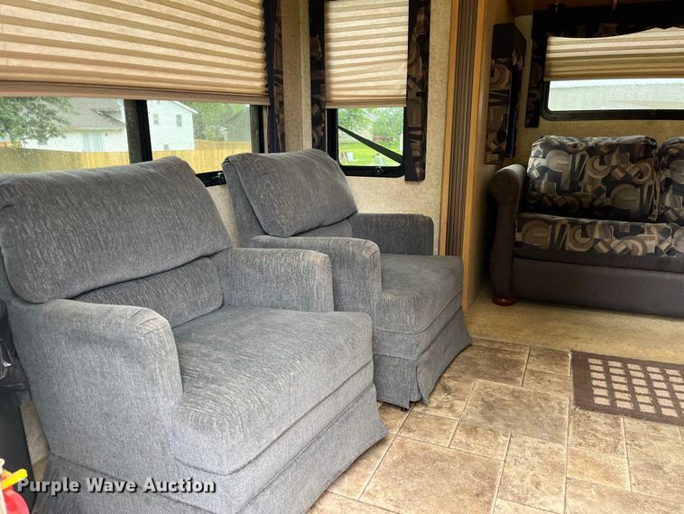 image for item EK8520 2011 Evergreen EL30RLS-5 camper