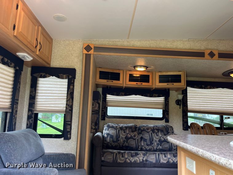 image for item EK8520 2011 Evergreen EL30RLS-5 camper