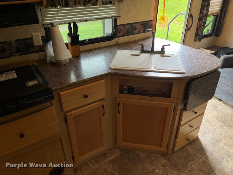 image for item EK8520 2011 Evergreen EL30RLS-5 camper