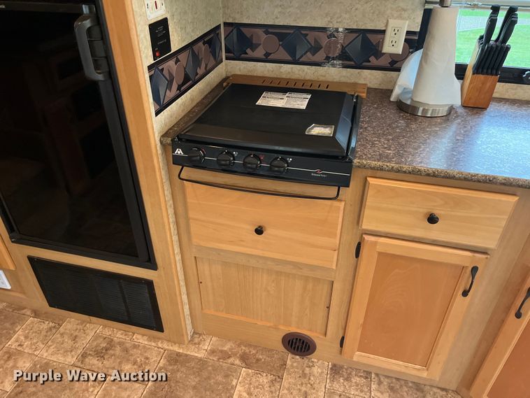 image for item EK8520 2011 Evergreen EL30RLS-5 camper