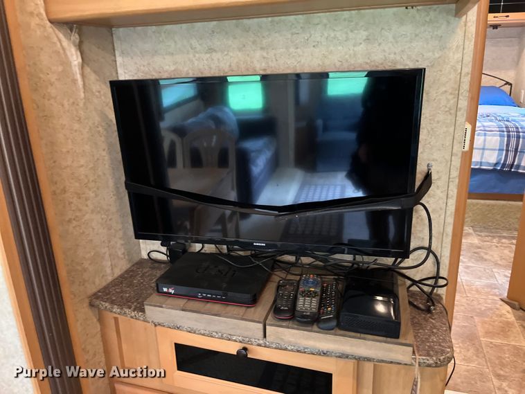 image for item EK8520 2011 Evergreen EL30RLS-5 camper