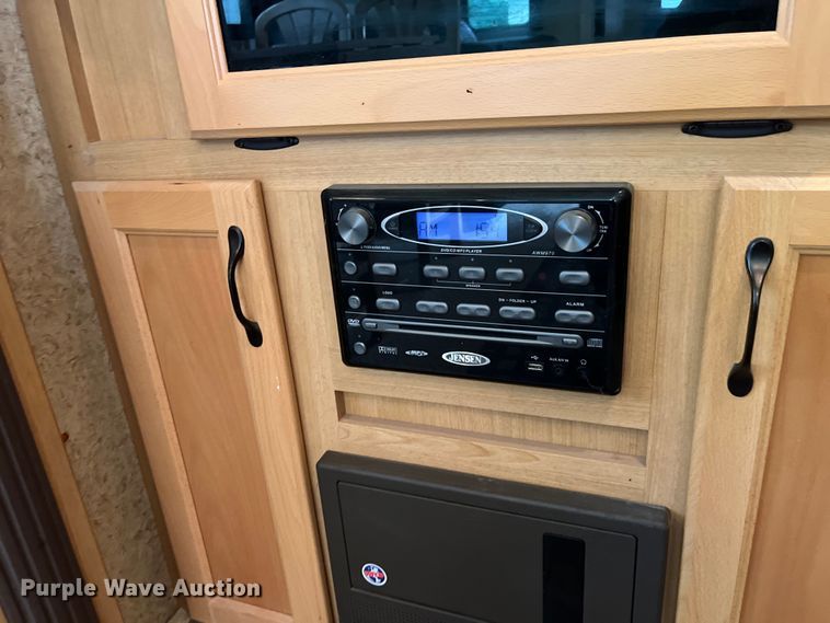 image for item EK8520 2011 Evergreen EL30RLS-5 camper