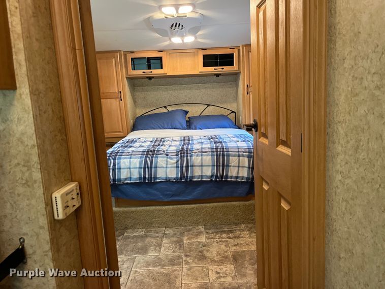 image for item EK8520 2011 Evergreen EL30RLS-5 camper