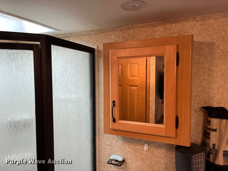 image for item EK8520 2011 Evergreen EL30RLS-5 camper