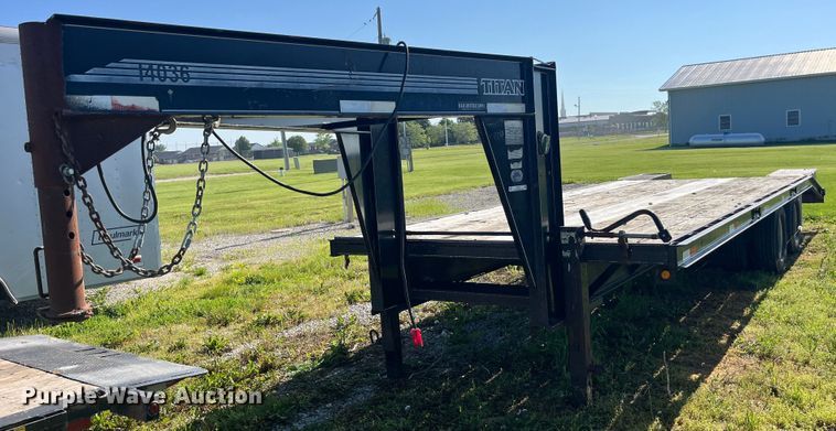 image for item EK8541 1999 Titan equipment trailer