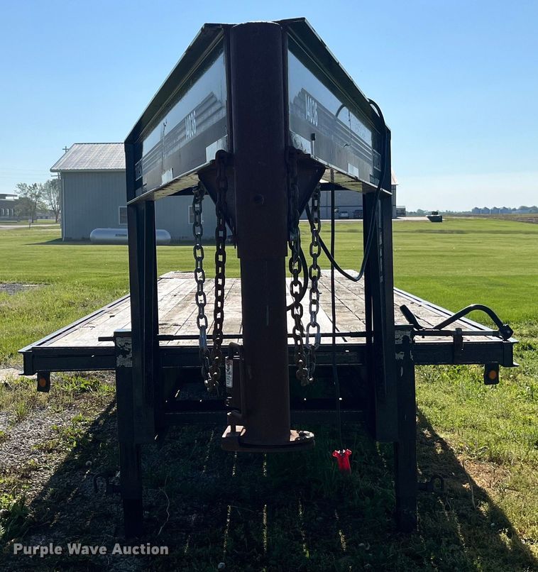 image for item EK8541 1999 Titan equipment trailer