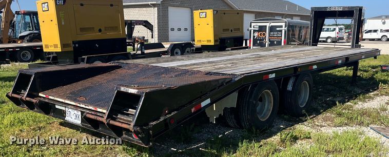 image for item EK8541 1999 Titan equipment trailer