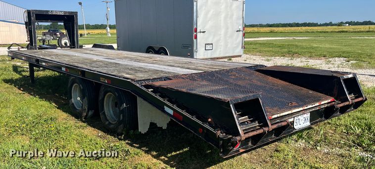 image for item EK8541 1999 Titan equipment trailer