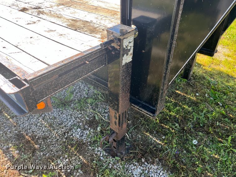 image for item EK8541 1999 Titan equipment trailer