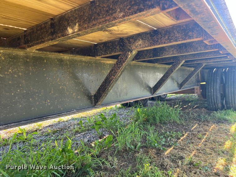 image for item EK8541 1999 Titan equipment trailer