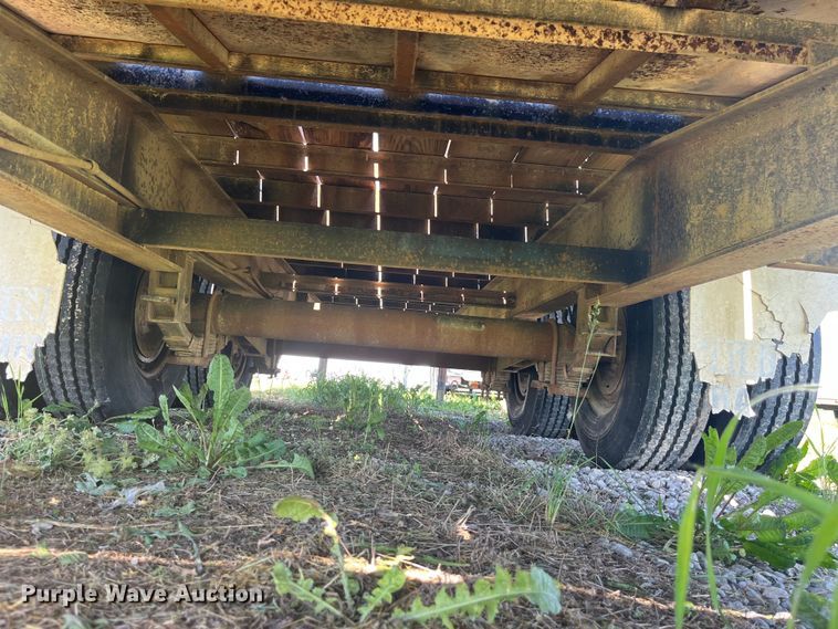 image for item EK8541 1999 Titan equipment trailer