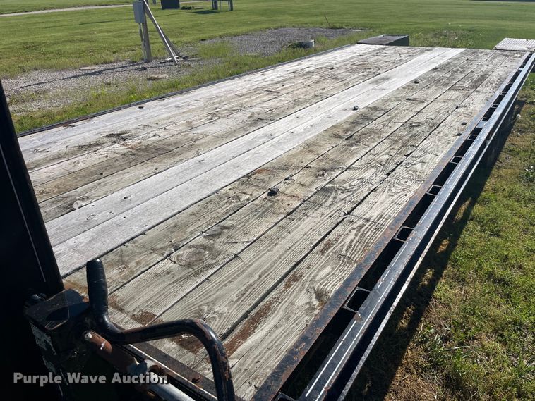 image for item EK8541 1999 Titan equipment trailer