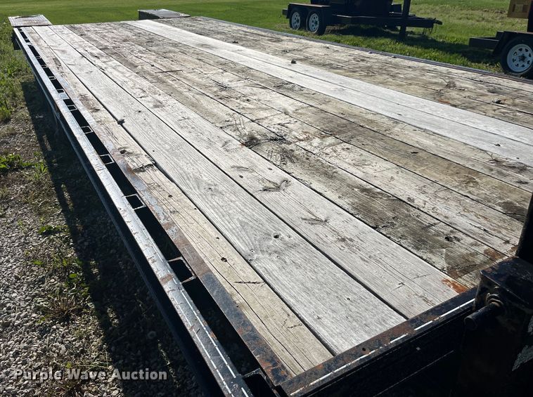 image for item EK8541 1999 Titan equipment trailer