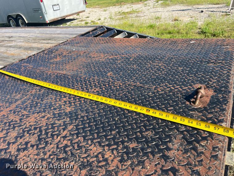 image for item EK8541 1999 Titan equipment trailer