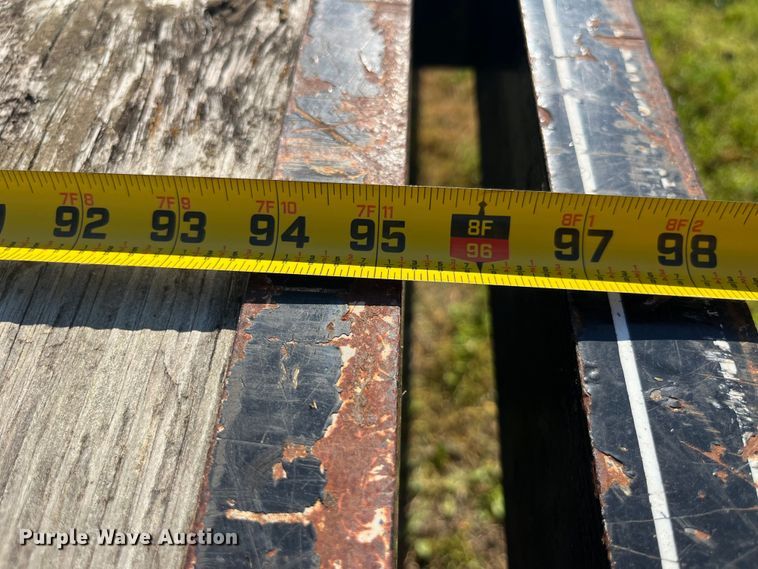 image for item EK8541 1999 Titan equipment trailer