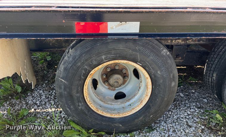 image for item EK8541 1999 Titan equipment trailer