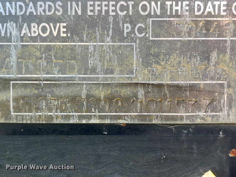 image for item EK8541 1999 Titan equipment trailer