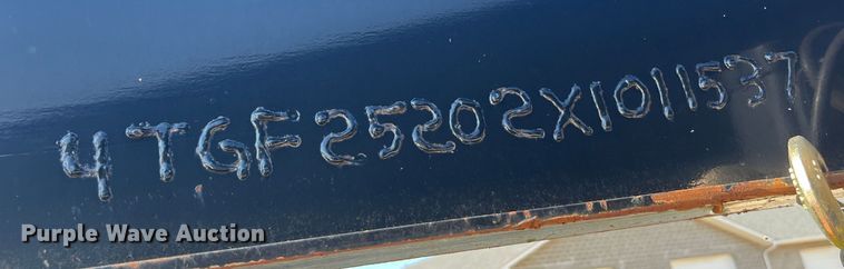 image for item EK8541 1999 Titan equipment trailer