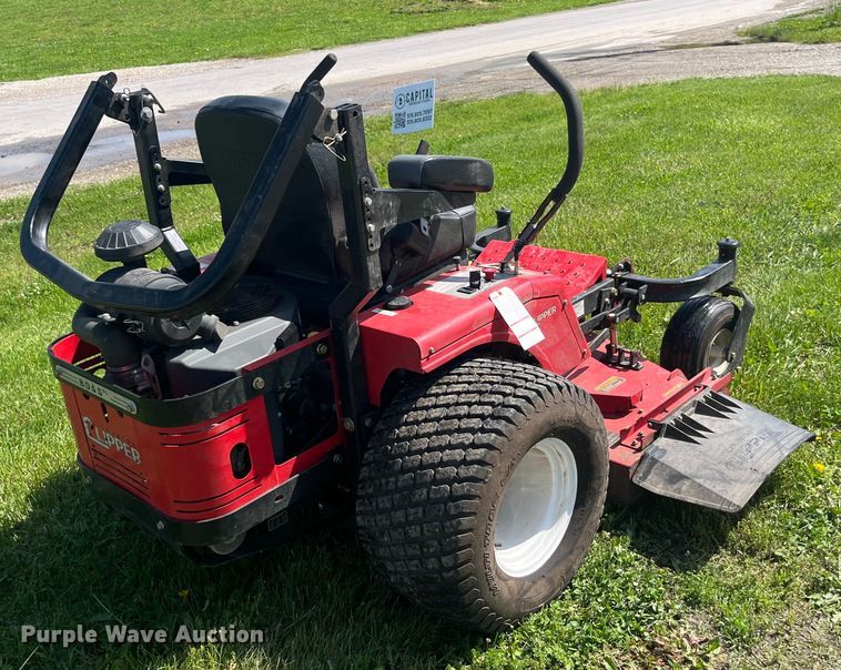 image for item EK8552 2014 Country Clipper 3560KAT-1510 ZTR lawn mower