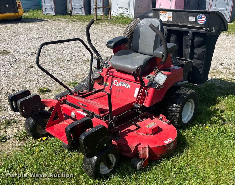 image for item EK8553 2017 Country Clipper 2460KAT-465 ZTR lawn mower