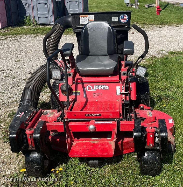 image for item EK8553 2017 Country Clipper 2460KAT-465 ZTR lawn mower