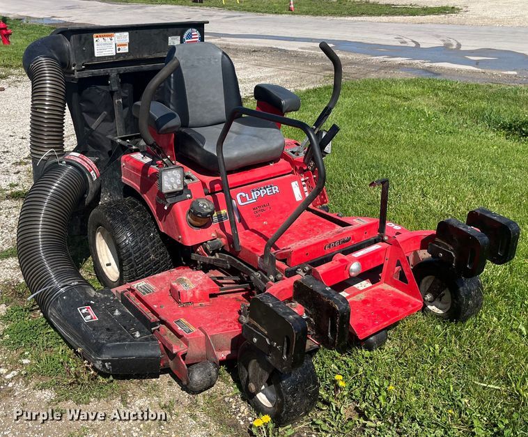 image for item EK8553 2017 Country Clipper 2460KAT-465 ZTR lawn mower