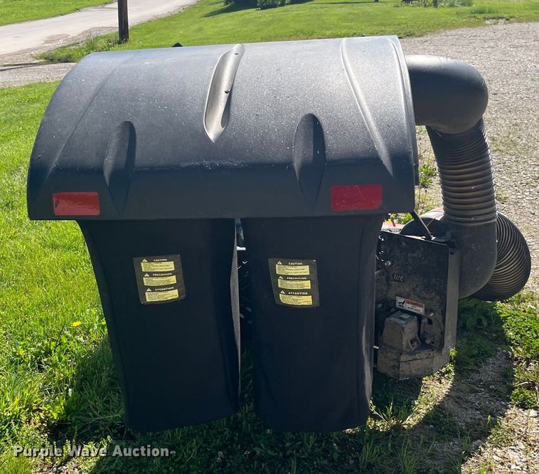 image for item EK8553 2017 Country Clipper 2460KAT-465 ZTR lawn mower