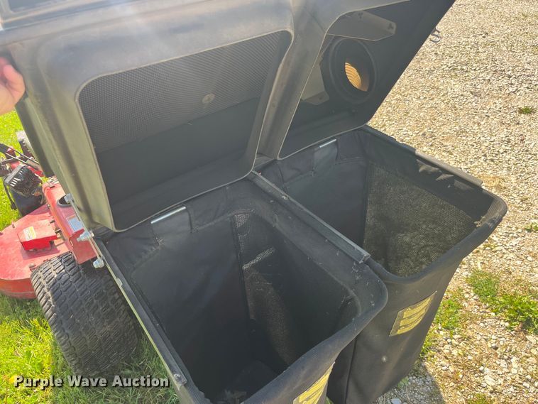 image for item EK8553 2017 Country Clipper 2460KAT-465 ZTR lawn mower