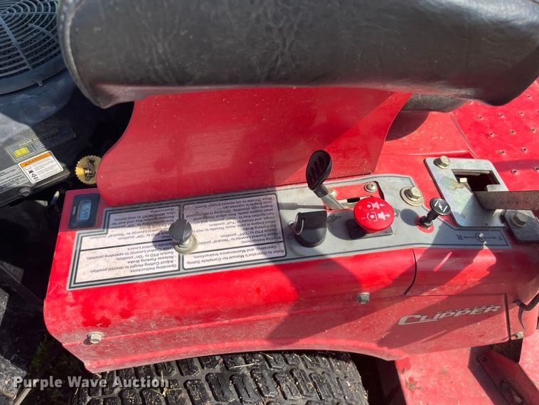 image for item EK8553 2017 Country Clipper 2460KAT-465 ZTR lawn mower