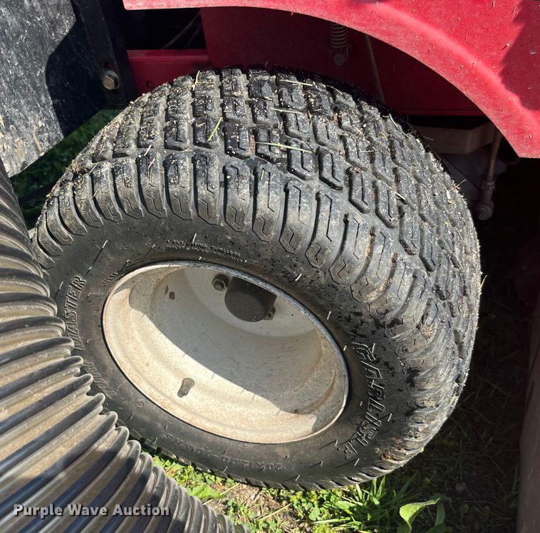 image for item EK8553 2017 Country Clipper 2460KAT-465 ZTR lawn mower